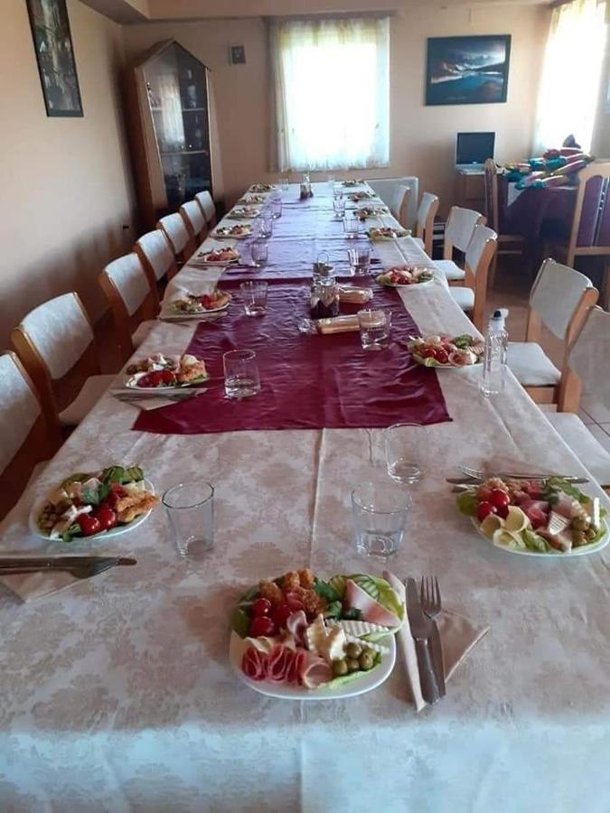 Pensiunea Iza Bradu  Εξωτερικό φωτογραφία